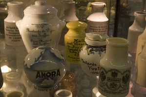 312-5165 Mustard Museum, Mount Horeb, WI - Jars